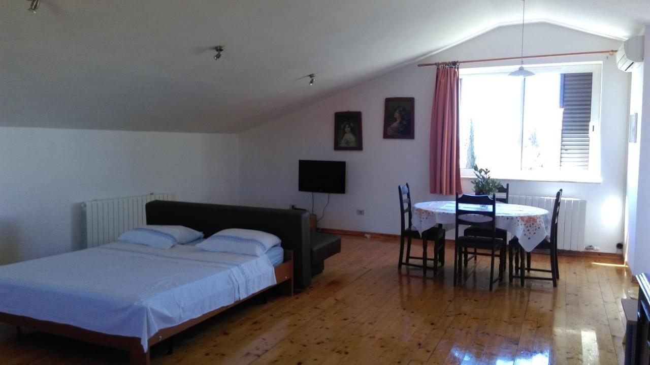 Apartment Elinor 2 Rovinj Exteriör bild