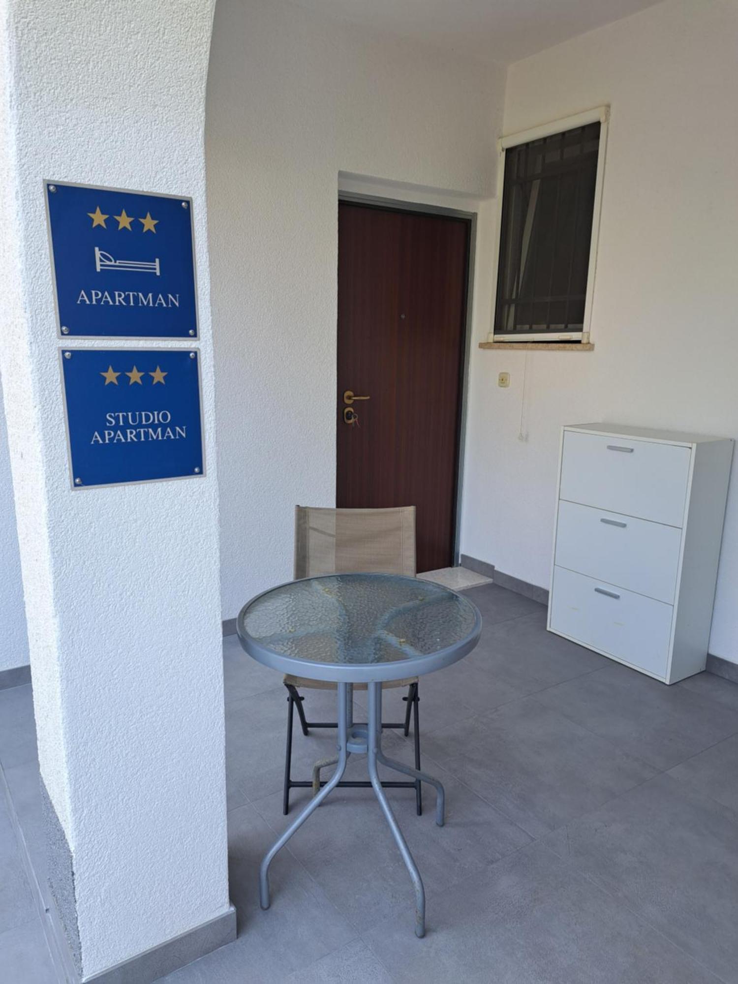 Apartment Elinor 2 Rovinj Exteriör bild